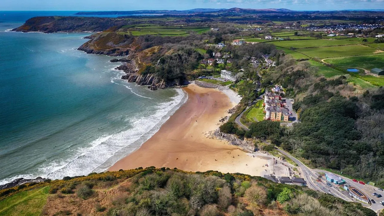 Caswell Beach Chalet 70 Located In Gower Peninsula location