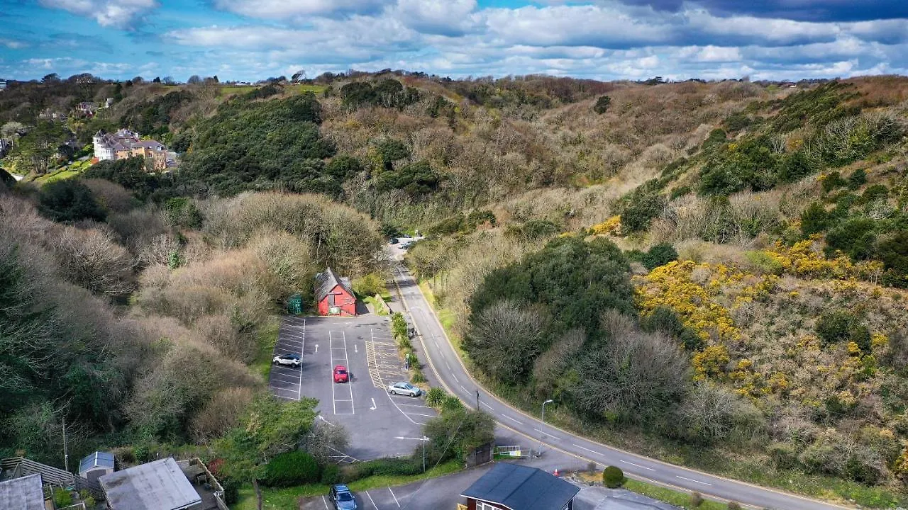 Caswell Beach Chalet 70 Located In Gower Peninsula Swansea 0*,